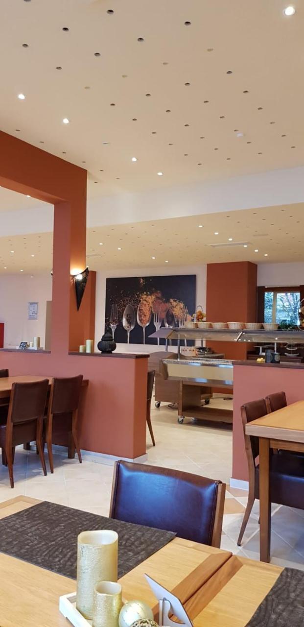 Hotel Imota ノイヴィート エクステリア 写真